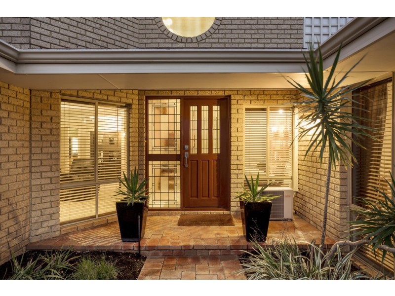 27 Stewart Way, Kardinya WA 6163