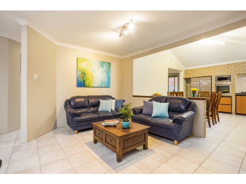 27 Stewart Way, Kardinya WA 6163