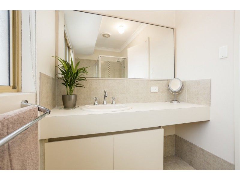 27 Stewart Way, Kardinya WA 6163