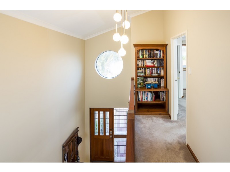 27 Stewart Way, Kardinya WA 6163