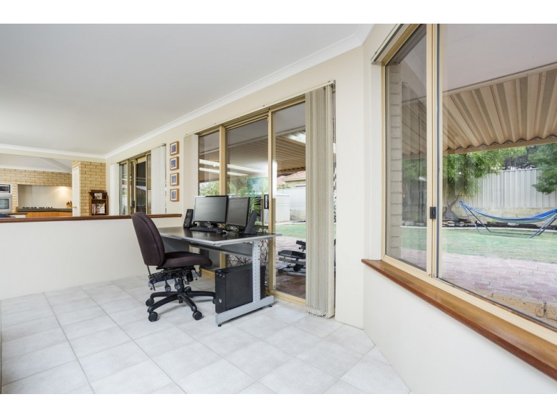 27 Stewart Way, Kardinya WA 6163