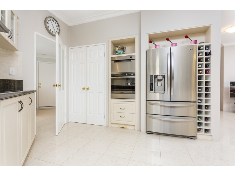 27 Aleppo Drive, Kardinya WA 6163