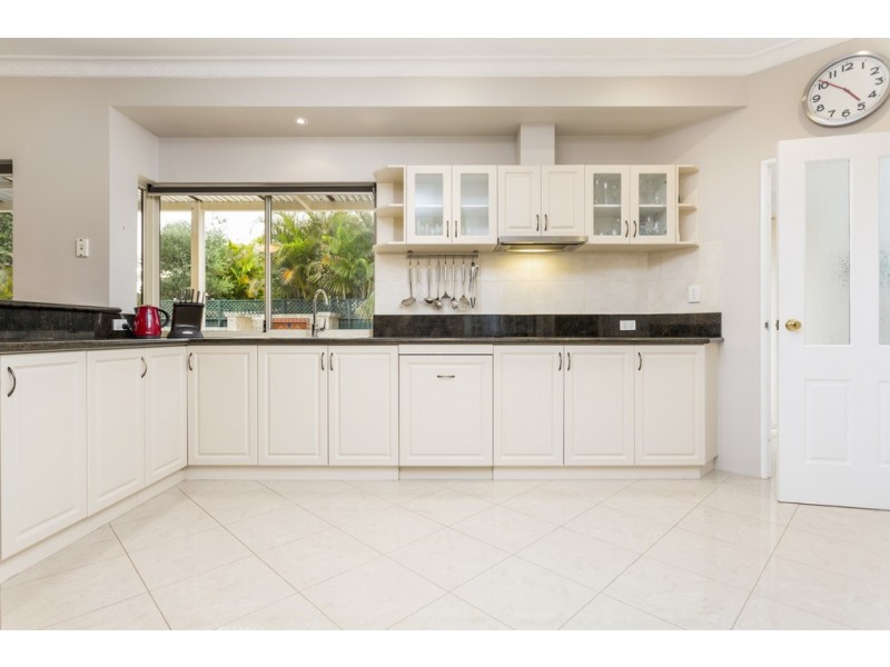 27 Aleppo Drive, Kardinya WA 6163