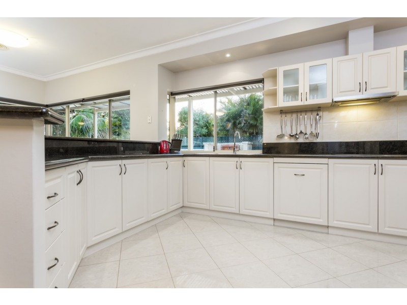 27 Aleppo Drive, Kardinya WA 6163