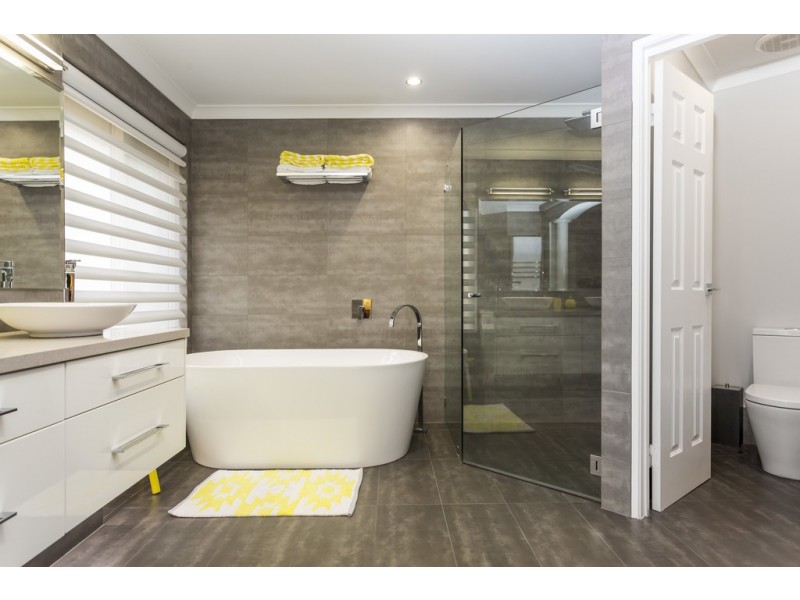 27 Aleppo Drive, Kardinya WA 6163