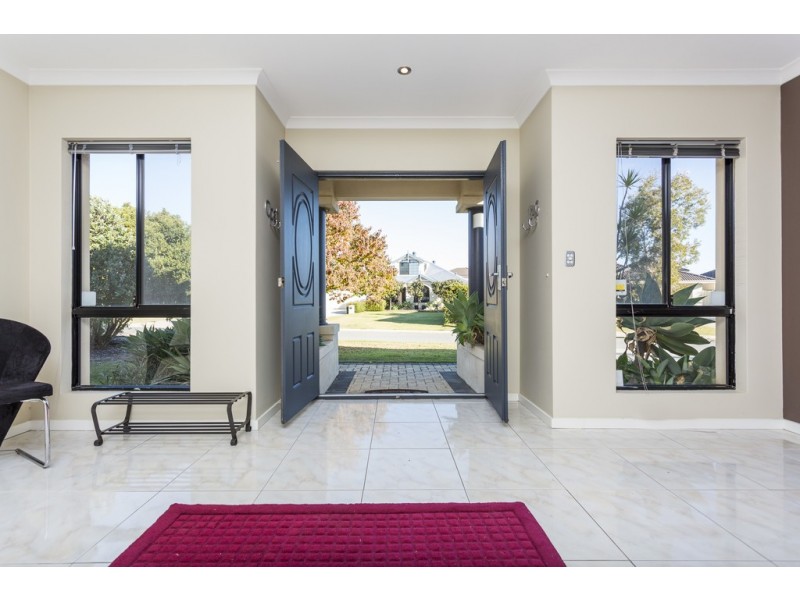 23 Gillen Way, Success WA 6164