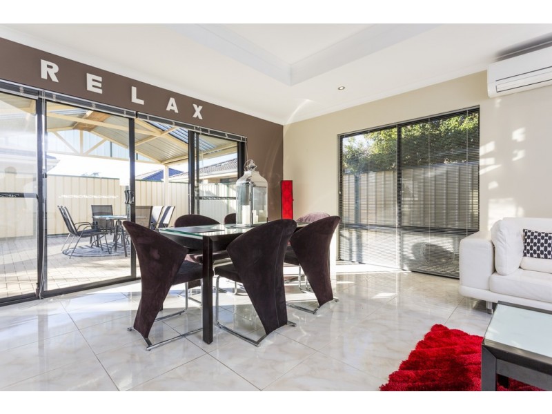 23 Gillen Way, Success WA 6164