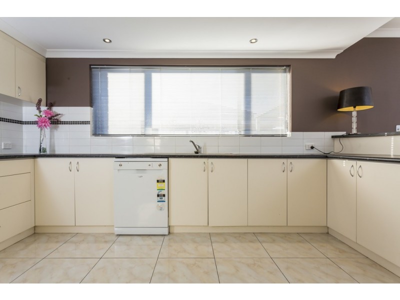 23 Gillen Way, Success WA 6164