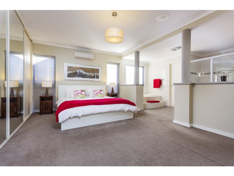 23 Gillen Way, Success WA 6164