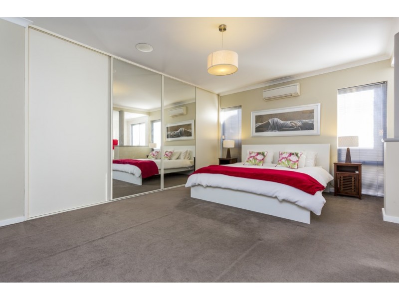 23 Gillen Way, Success WA 6164