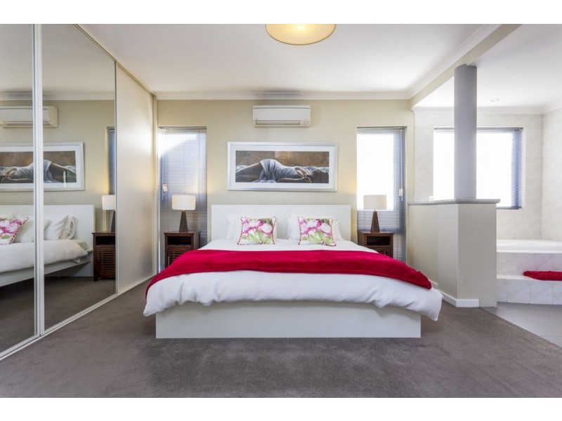 23 Gillen Way, Success WA 6164