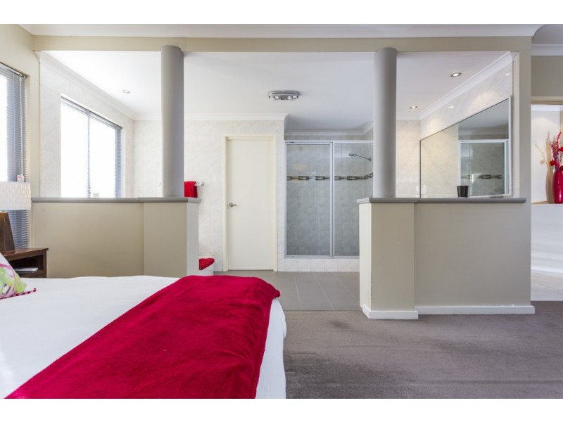 23 Gillen Way, Success WA 6164