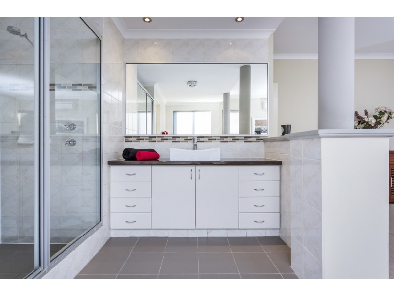 23 Gillen Way, Success WA 6164