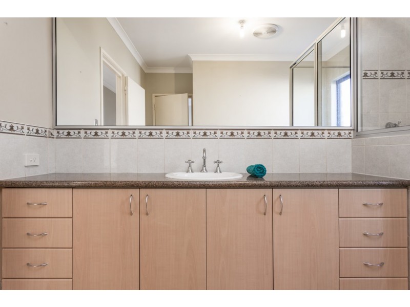 23 Gillen Way, Success WA 6164