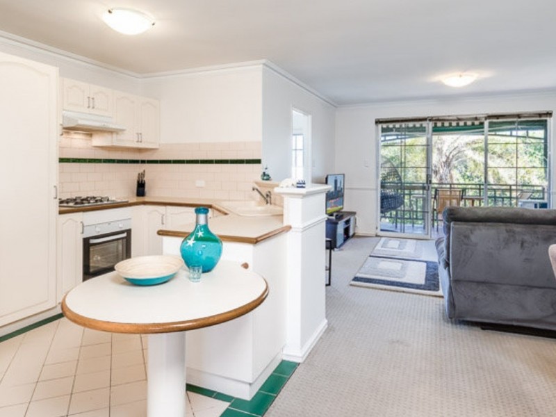 25/2 Preston Street, Como WA 6152