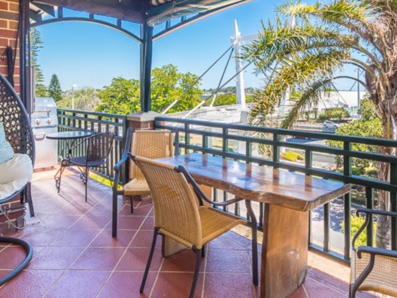 25/2 Preston Street, Como WA 6152