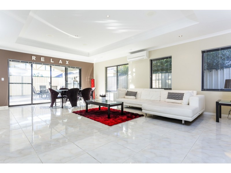 23 Gillen Way, Success WA 6164