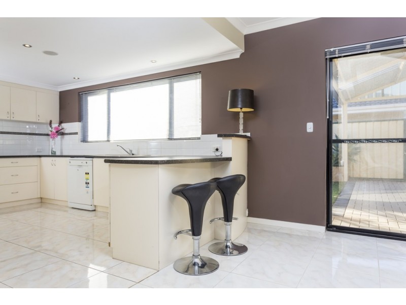 23 Gillen Way, Success WA 6164