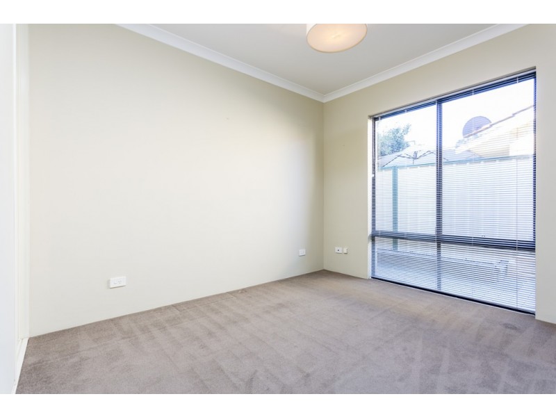 23 Gillen Way, Success WA 6164