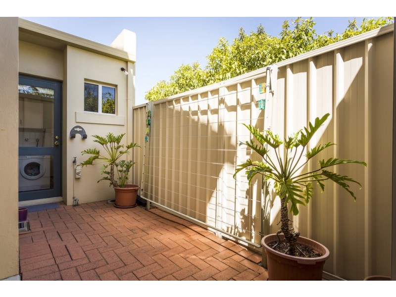 1/14 MacLeod Road, Applecross WA 6153