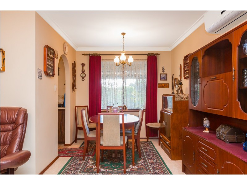 1 Grenadier Drive, Thornlie WA 6108