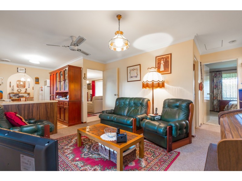 1 Grenadier Drive, Thornlie WA 6108