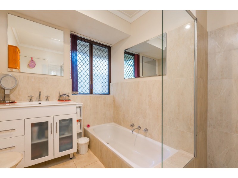 1 Grenadier Drive, Thornlie WA 6108