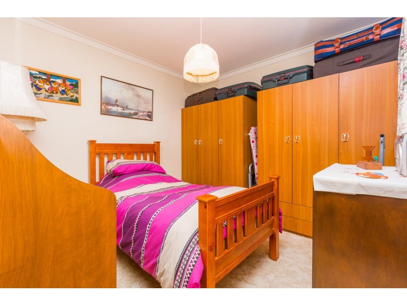 1 Grenadier Drive, Thornlie WA 6108