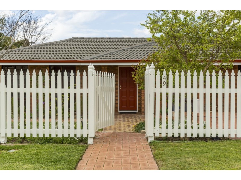 49 Anglesey Dr, Kardinya WA 6163
