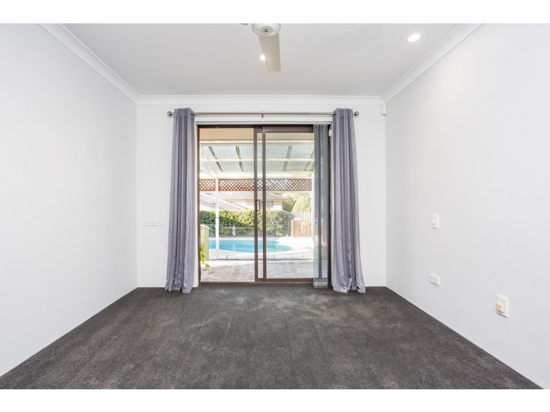 49 Anglesey Dr, Kardinya WA 6163