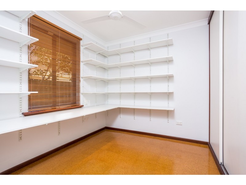 49 Anglesey Dr, Kardinya WA 6163