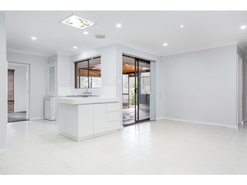 49 Anglesey Dr, Kardinya WA 6163