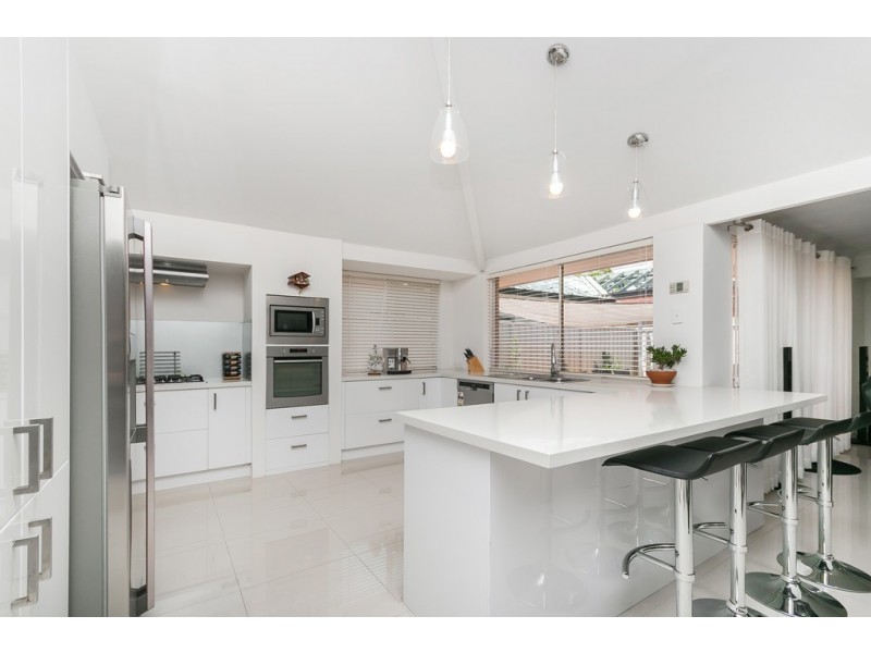 12 Wilsmore Grove, Kardinya WA 6163