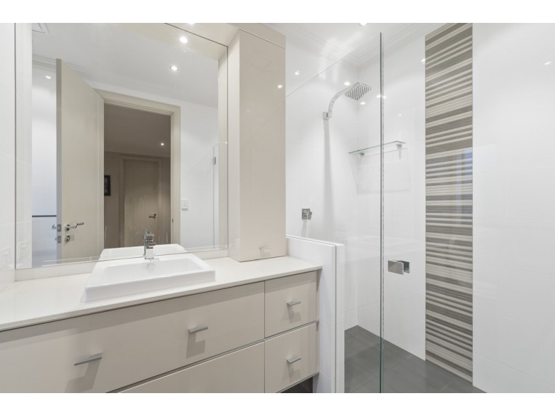 52 Duncraig Rd, Applecross WA 6153