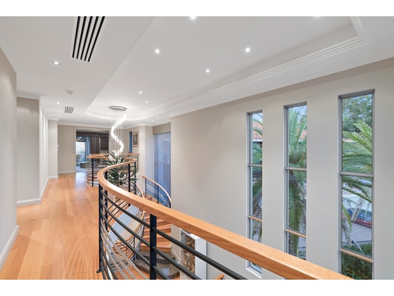 52 Duncraig Rd, Applecross WA 6153