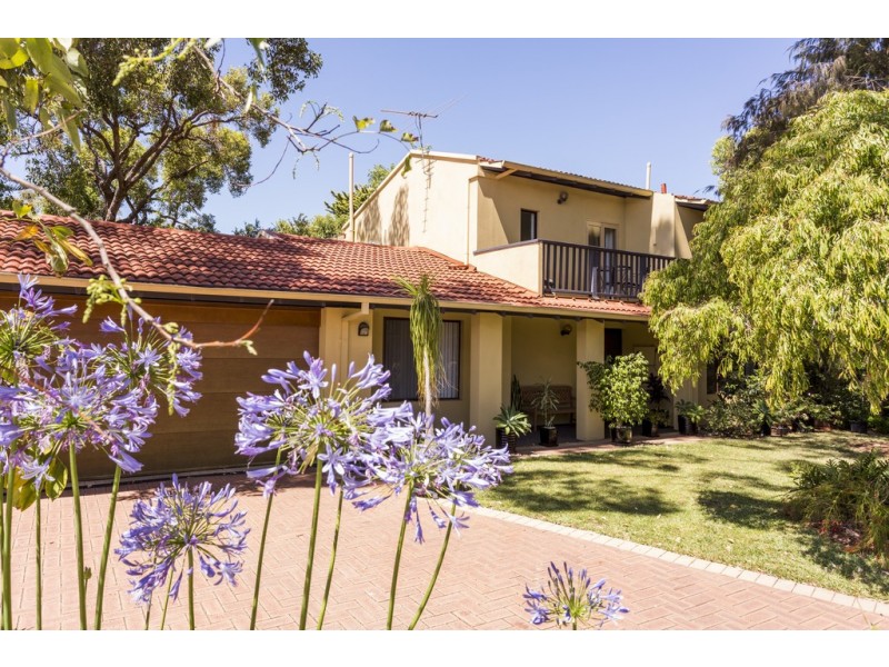 12 Stone Court, Kardinya WA 6163