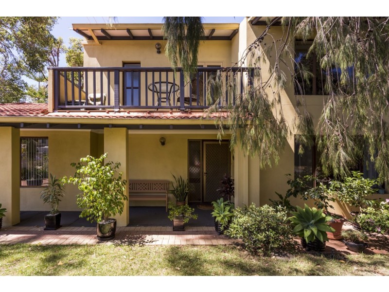 12 Stone Court, Kardinya WA 6163