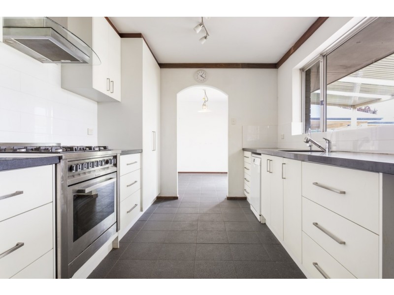 2 Aries Court, Shelley WA 6148