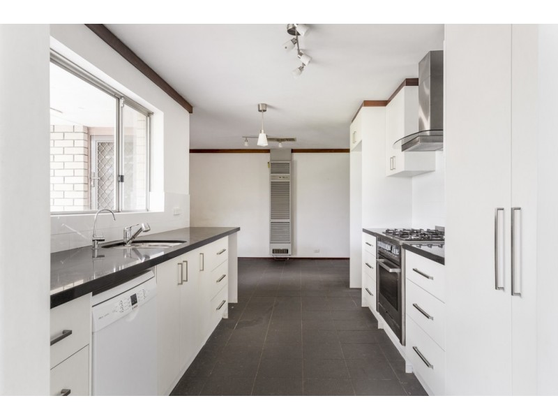 2 Aries Court, Shelley WA 6148
