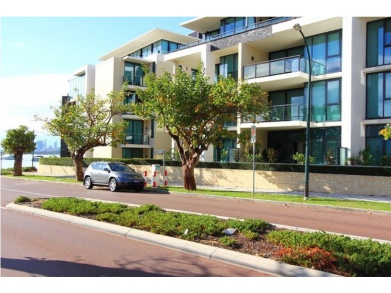 W4/70 Canning Beach Rd, Applecross WA 6153