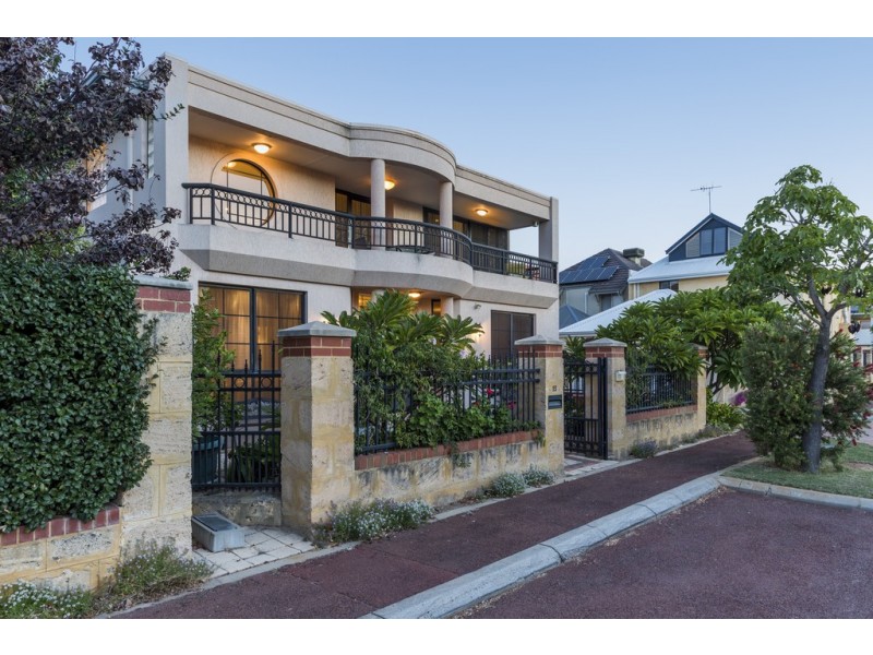 15 Clearwater Way, Ascot WA 6104