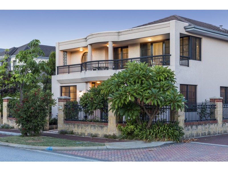 15 Clearwater Way, Ascot WA 6104