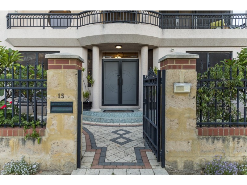 15 Clearwater Way, Ascot WA 6104