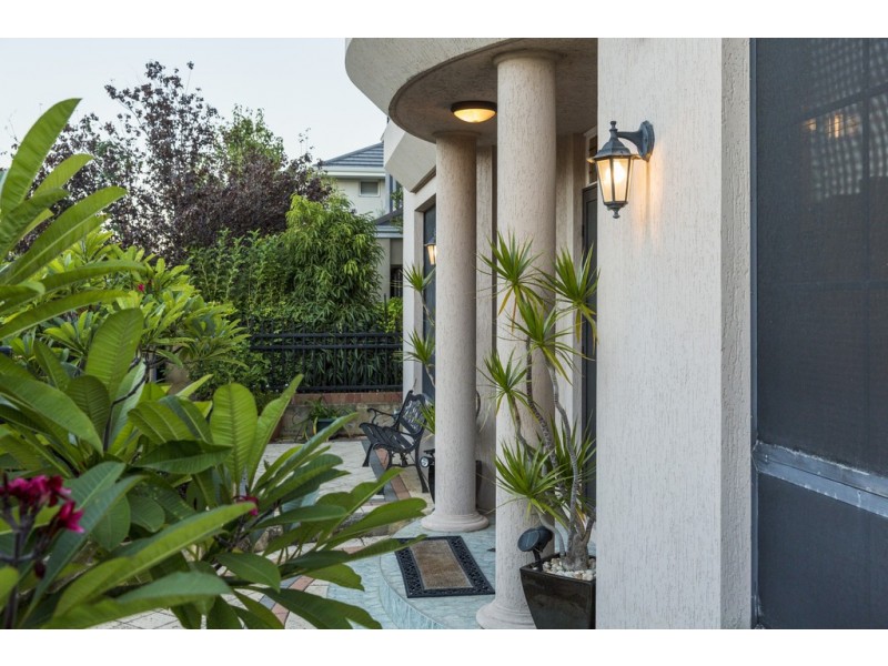 15 Clearwater Way, Ascot WA 6104