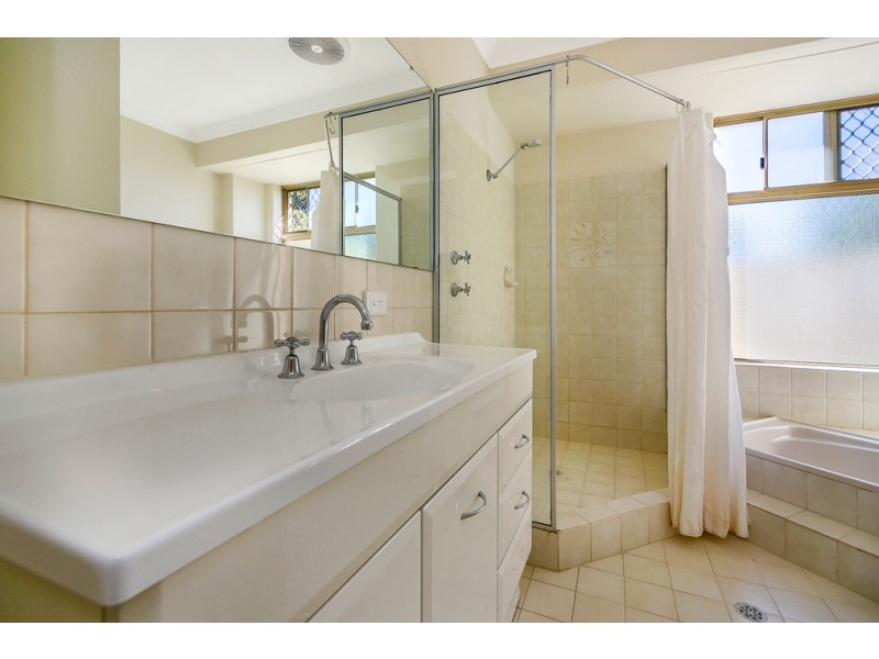 16 Abraham Place, Murdoch WA 6150