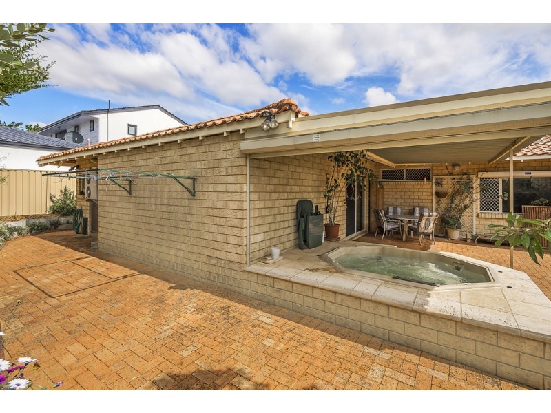 13 Dunvegan Road, Applecross WA 6153