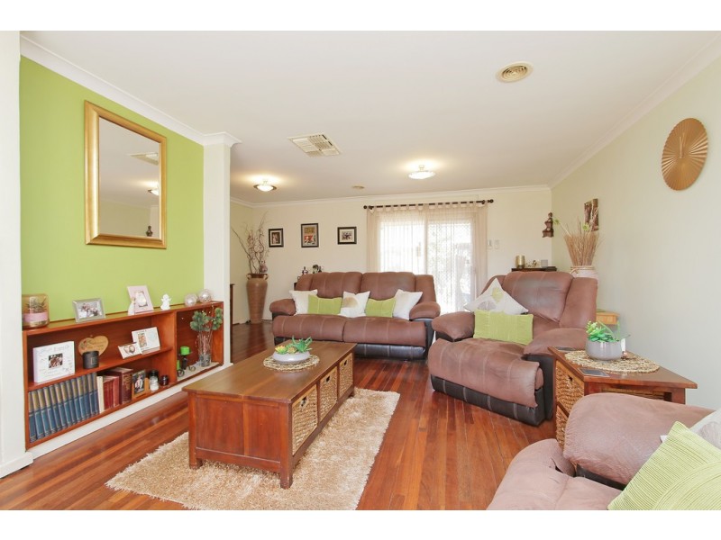 6 Renville Way, Lynwood WA 6147