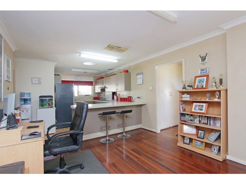 6 Renville Way, Lynwood WA 6147