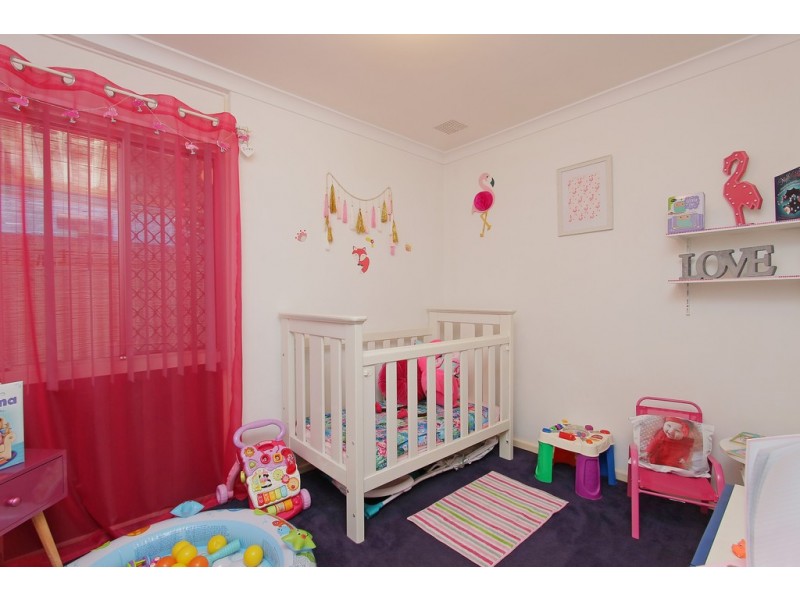 6 Renville Way, Lynwood WA 6147