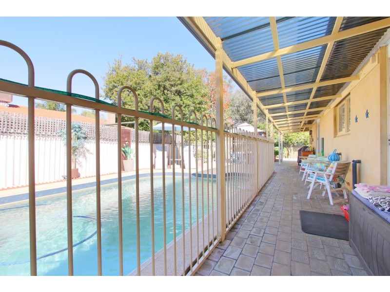 6 Renville Way, Lynwood WA 6147